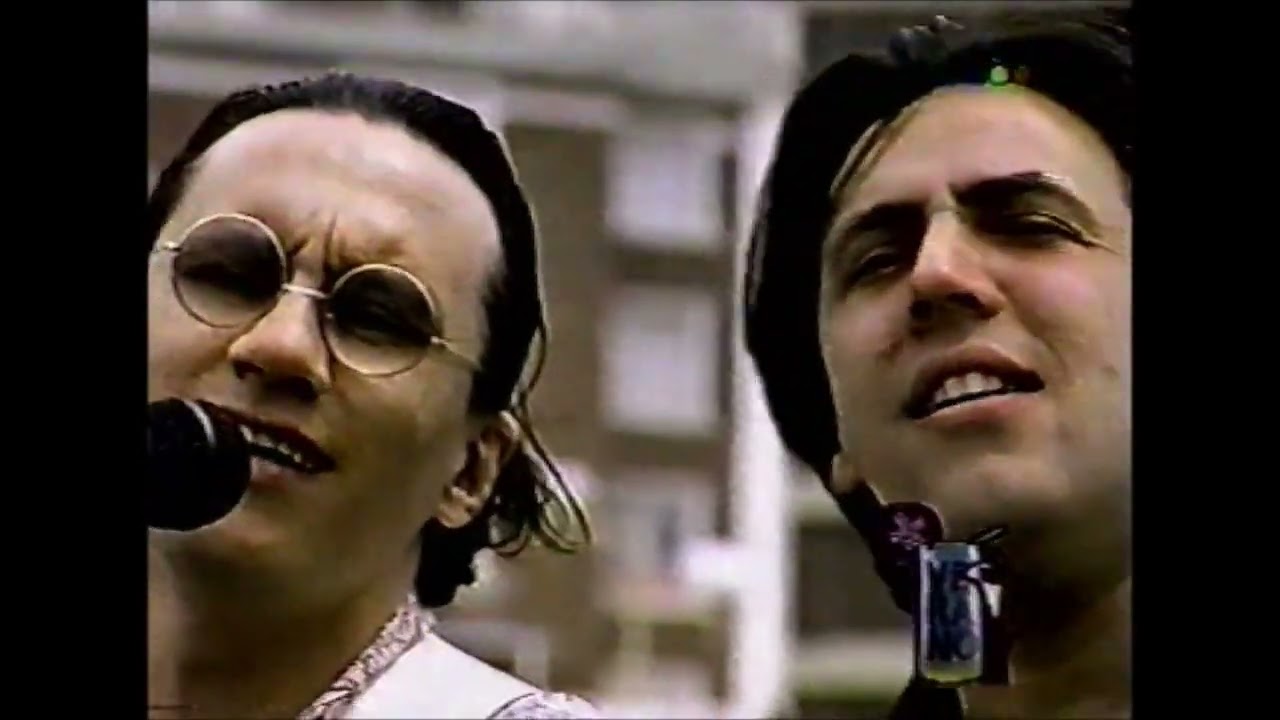 Alejandro Lerner y Los Enanitos Verdes en el programa Verano cantando Amigos. VHS de Laura Poggi
