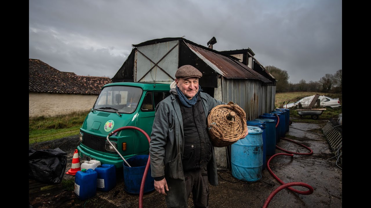 Distillateur ambulant, Dominique Simonnet distille avec son alambic