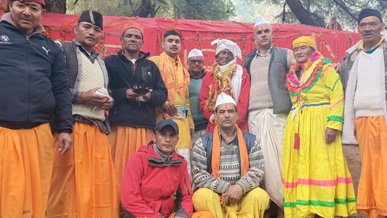 लाटू धाम बाण के कपाट खुल गये । आंखों पर पट्टी बांधने का महत्व