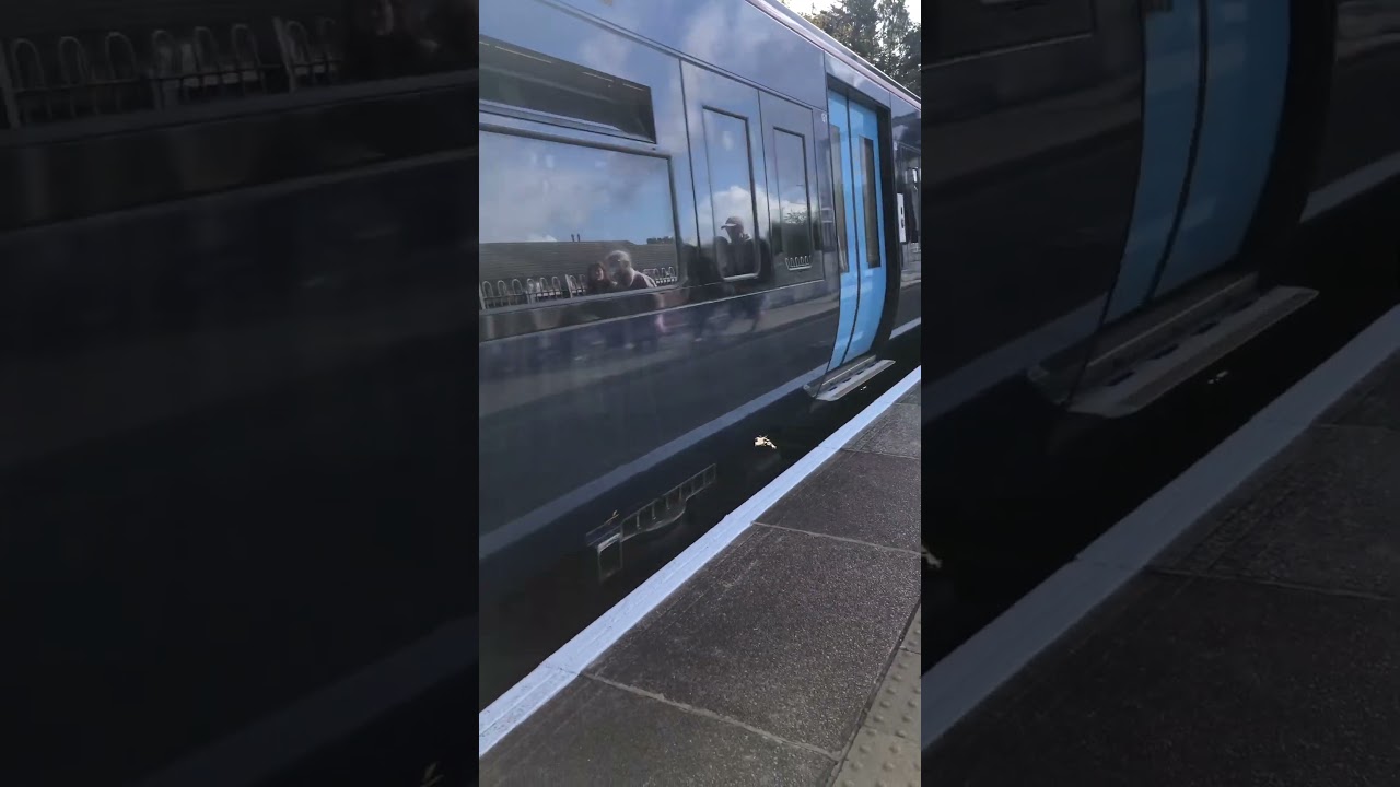 Class 376 leaving Charlton