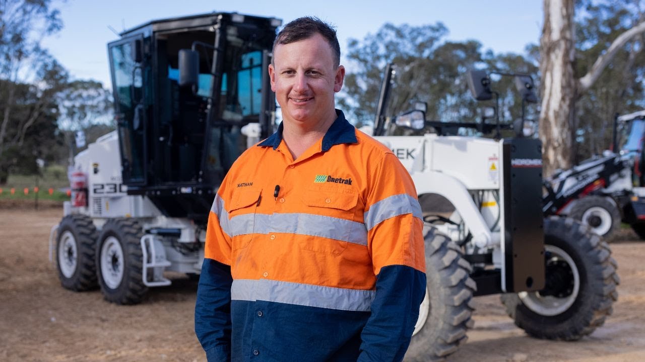 Hidromek HMK 230 MG Grader walk around with Nathan Froome from Onetrak