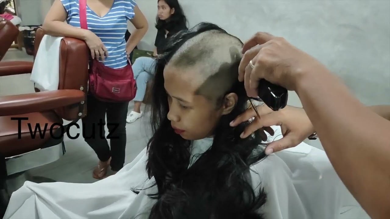 Hot model shaved her head in barbershop