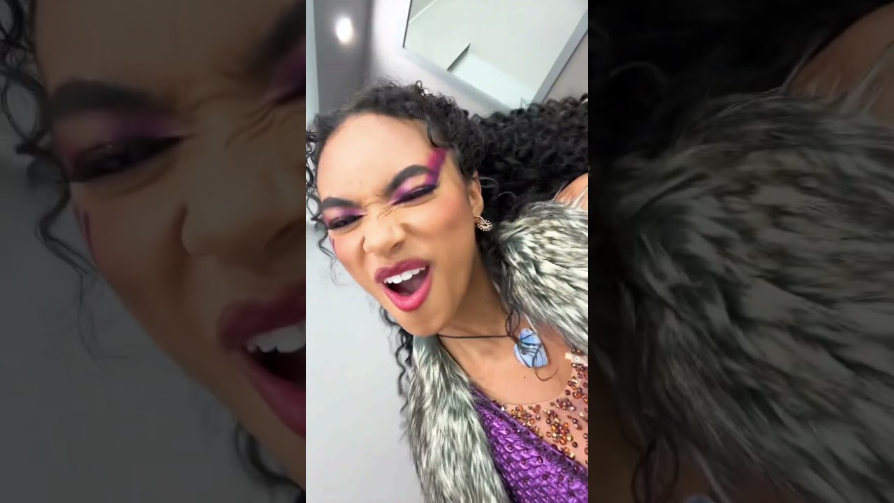 She&rsquo;s BACK! 🐺 | Chandler Kinney #DWTS | #ZOMBIES4: Dawn of the Vampires