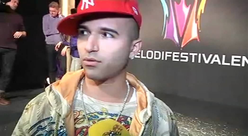 Sean Banan raggar på Tv-reportern