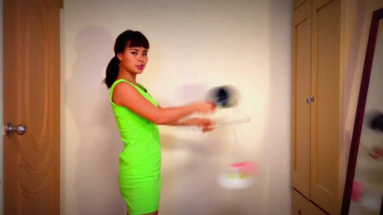 Two diabolo tricks. Fan