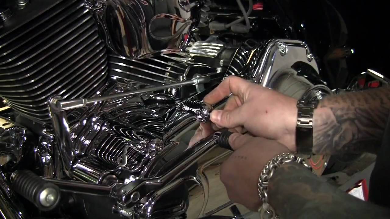 Kuryakyn Garage: Harley Davidson Street Glide Engine Chrome Install
