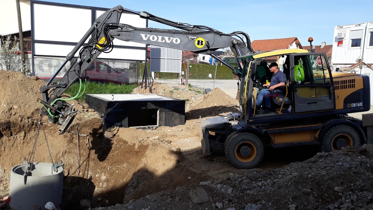 Volvo EW 160C With Tiltrotator Excavation Of The Sinkhole