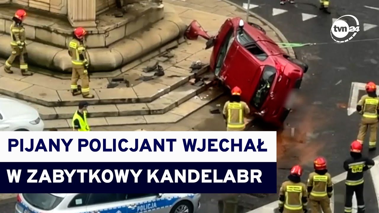 Policjant warszawskiej drogówki wjechał w zabytkowy kandelabr @TVN24