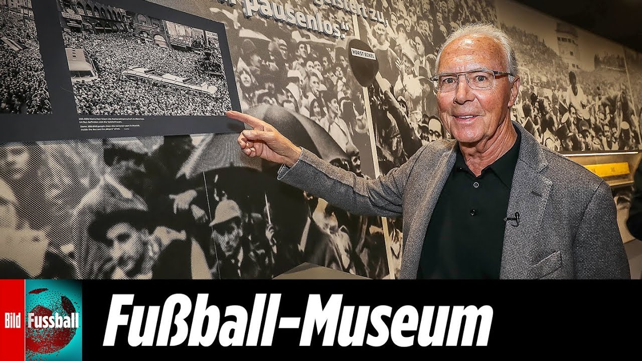Kaiser Franz trifft sich selbst im Fu&szlig;ball-Museum