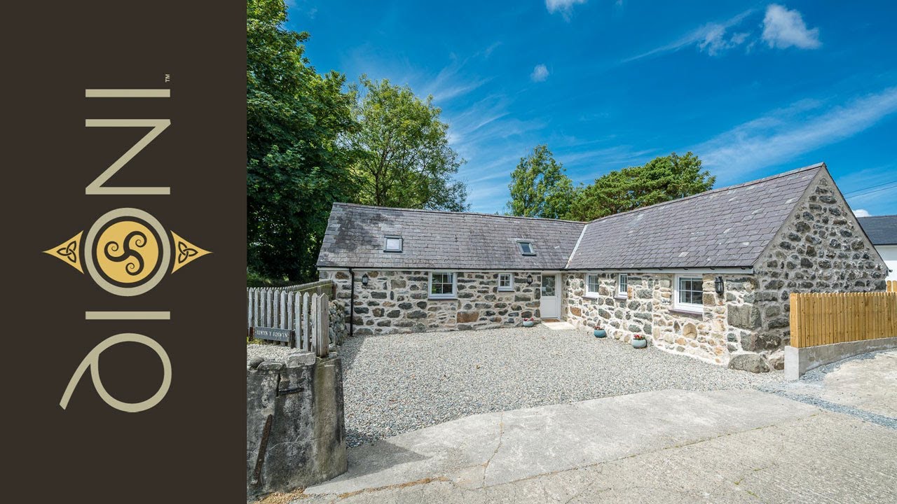 Lovingly Renovated Barn Near the Lôn Goed | Llwyn-Y-Forwyn