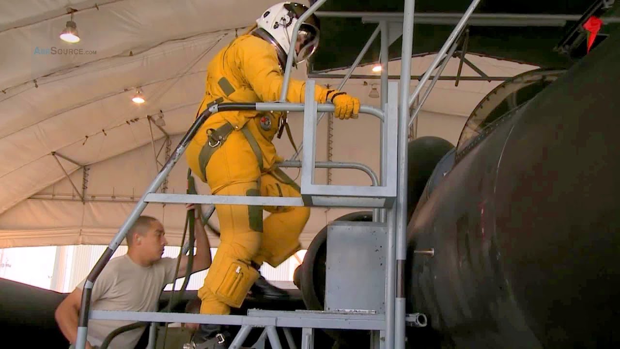U2 Pilot In Space Suit - Taxi And Takeoff