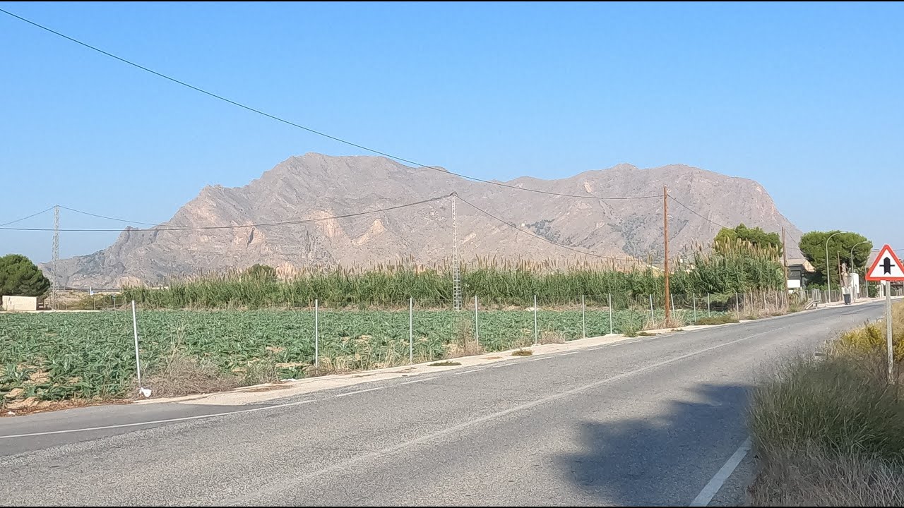 Take a bike ride to Sierra de Callosa de Segura.