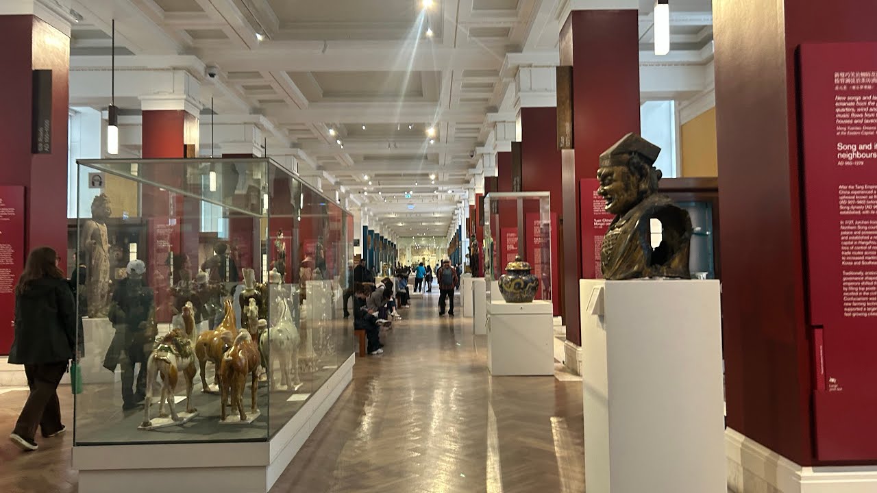 Exploring the British museum, LSE, dinner with girlies, studying for theory driving test 