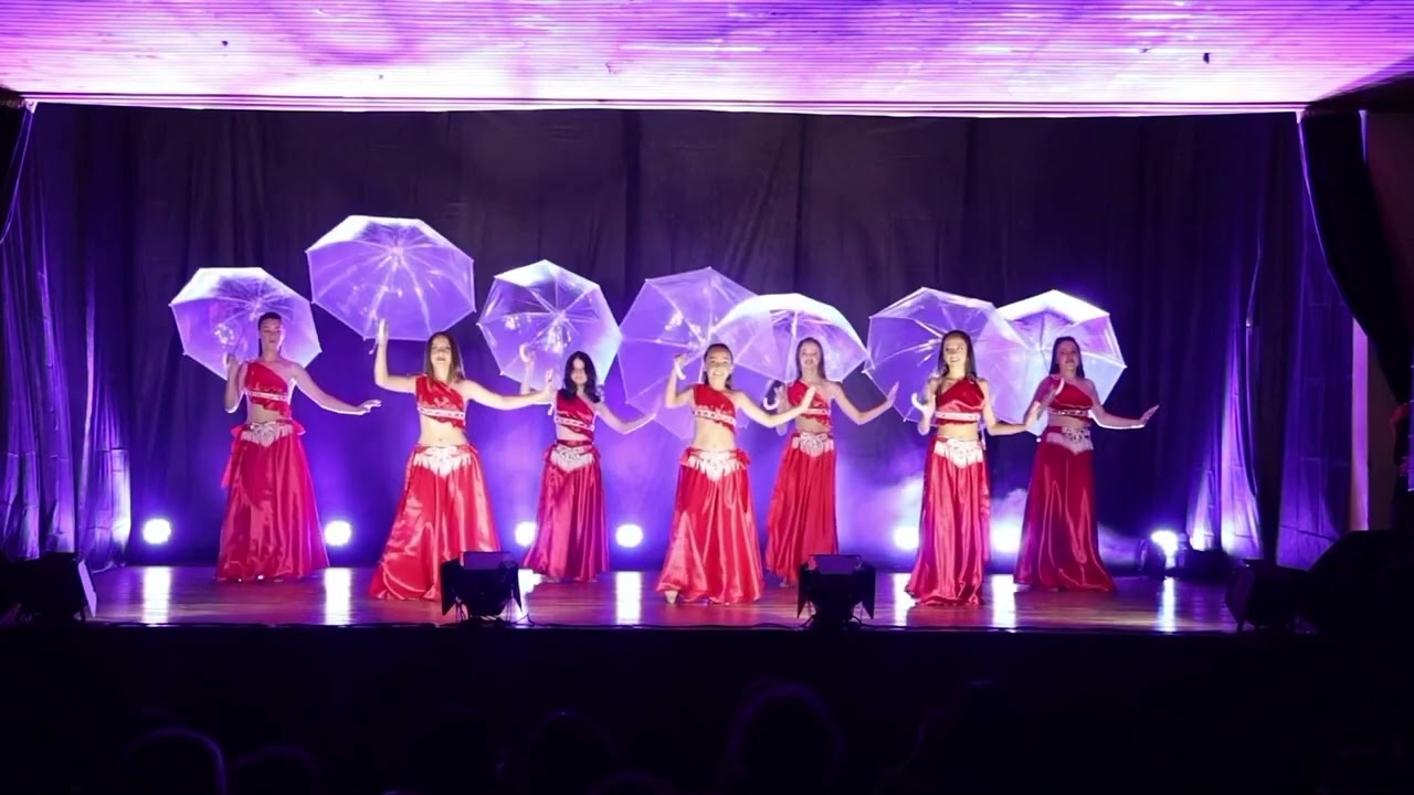 Dança do Ventre com guarda chuvas - Umbrella