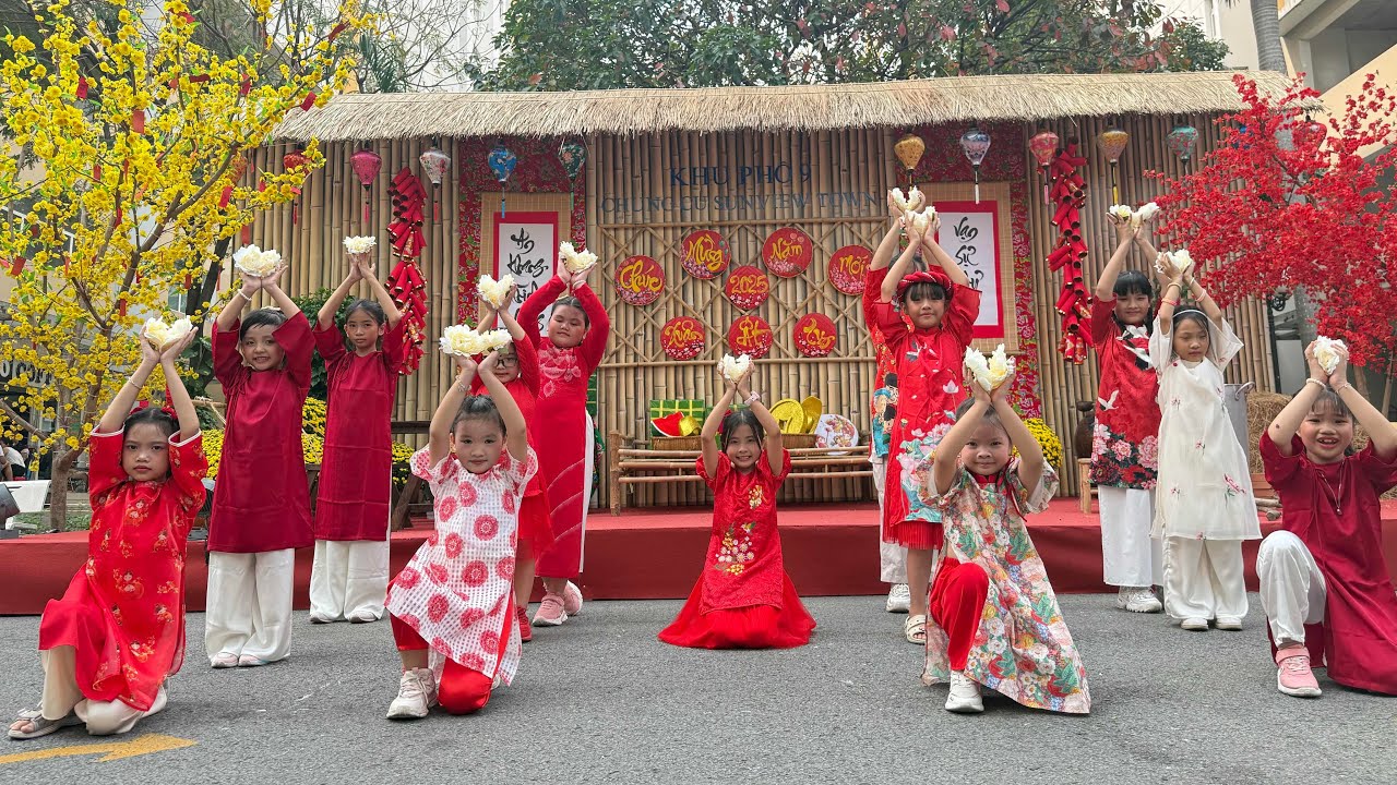 NỤ CƯỜI XUÂN Remix | Dance Kid Sunview Town T2,6