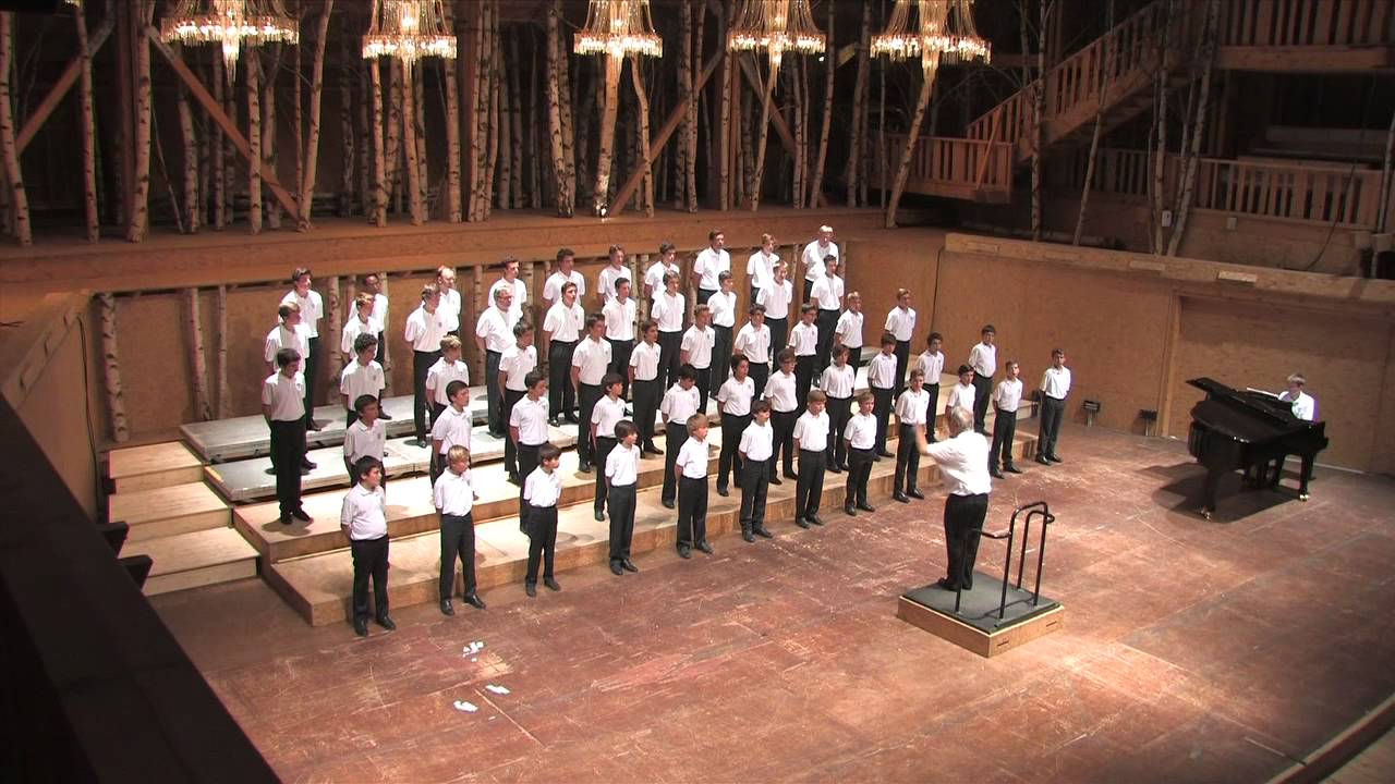 Grange au Lac - Petits Chanteurs de Sainte-Croix de Neuilly - The Paris Boys Choir - Gloria