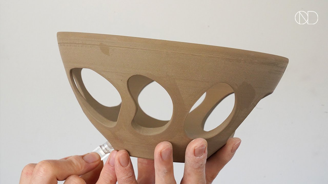 투각 기법으로 장식한 도자기 그릇 : Making a ceramic bowl on the wheel [ONDO STUDIO]
