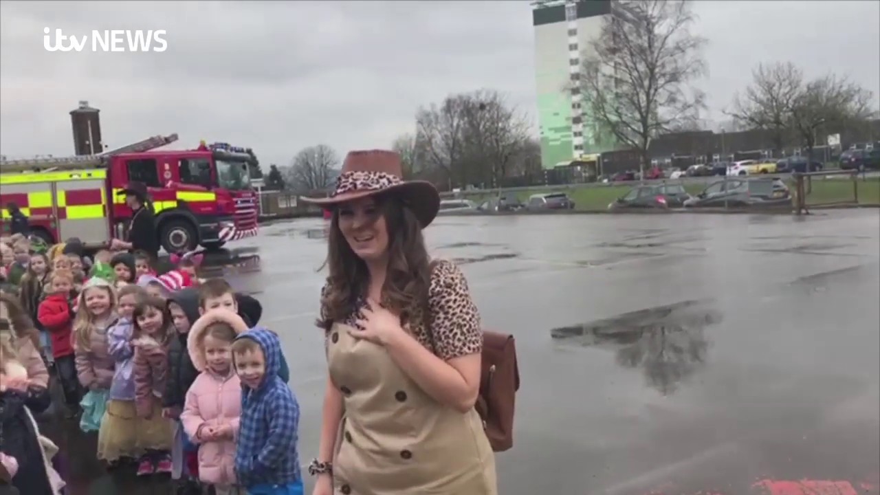 Schoolchildren help firefighter's romantic surprise proposal to teacher girlfriend