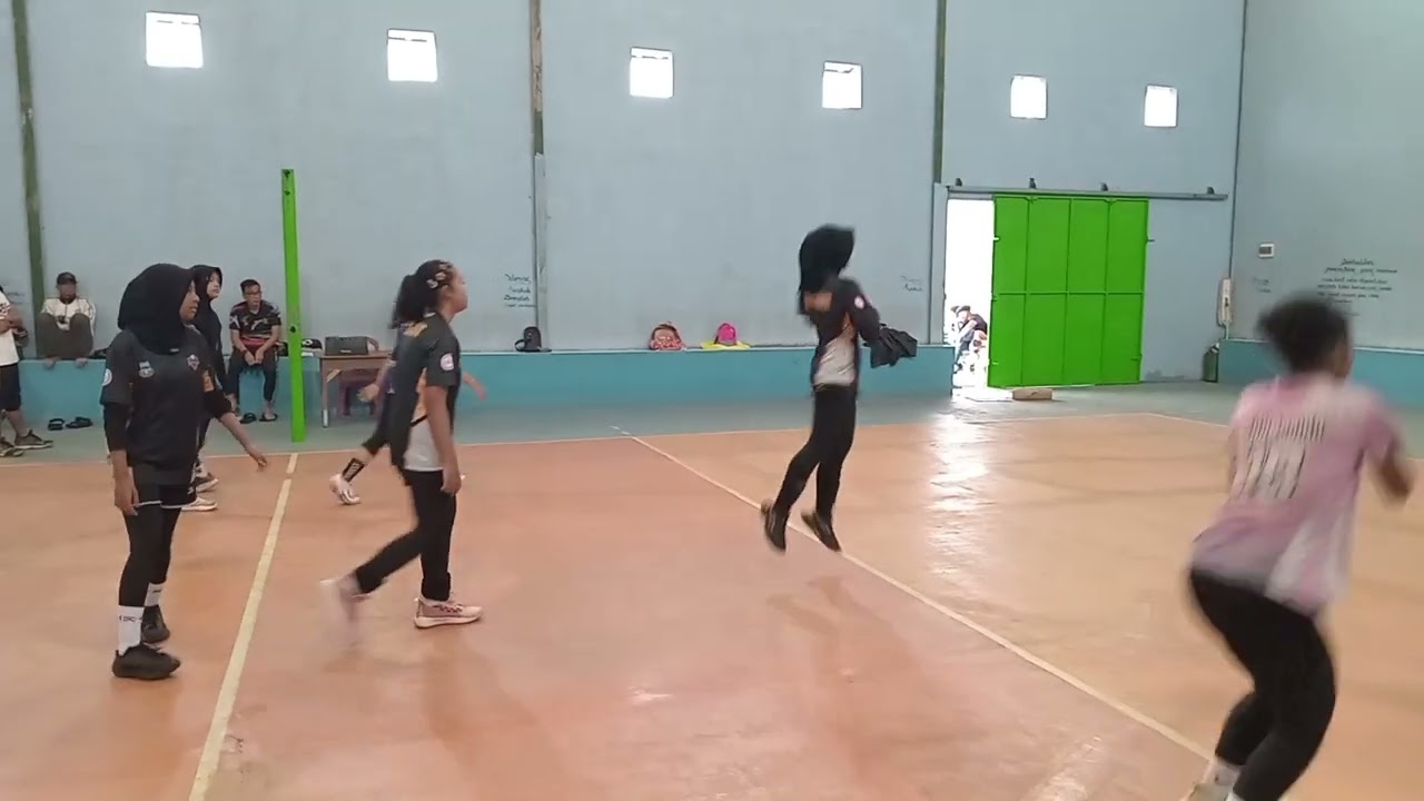 GGS CLUB GARUT/volley ball/kita tidak menjadi alasan,meskipun di bulan romadhon kita tetap semangat