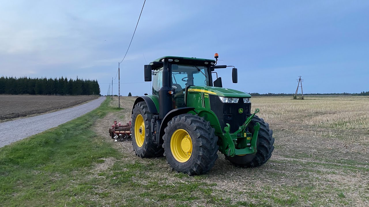 Ile pali John Deere 7310R?! Miłe zaskoczenie! Uprawa przedsiewna! Maly John Deere w akcji.
