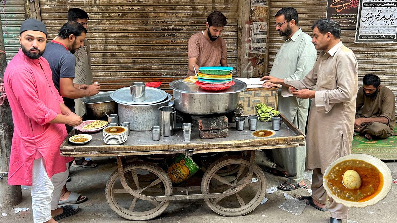 DESI BREAKFAST EXPERTS REVEAL TOP PAKISTANI STREET FOOD SECRETS