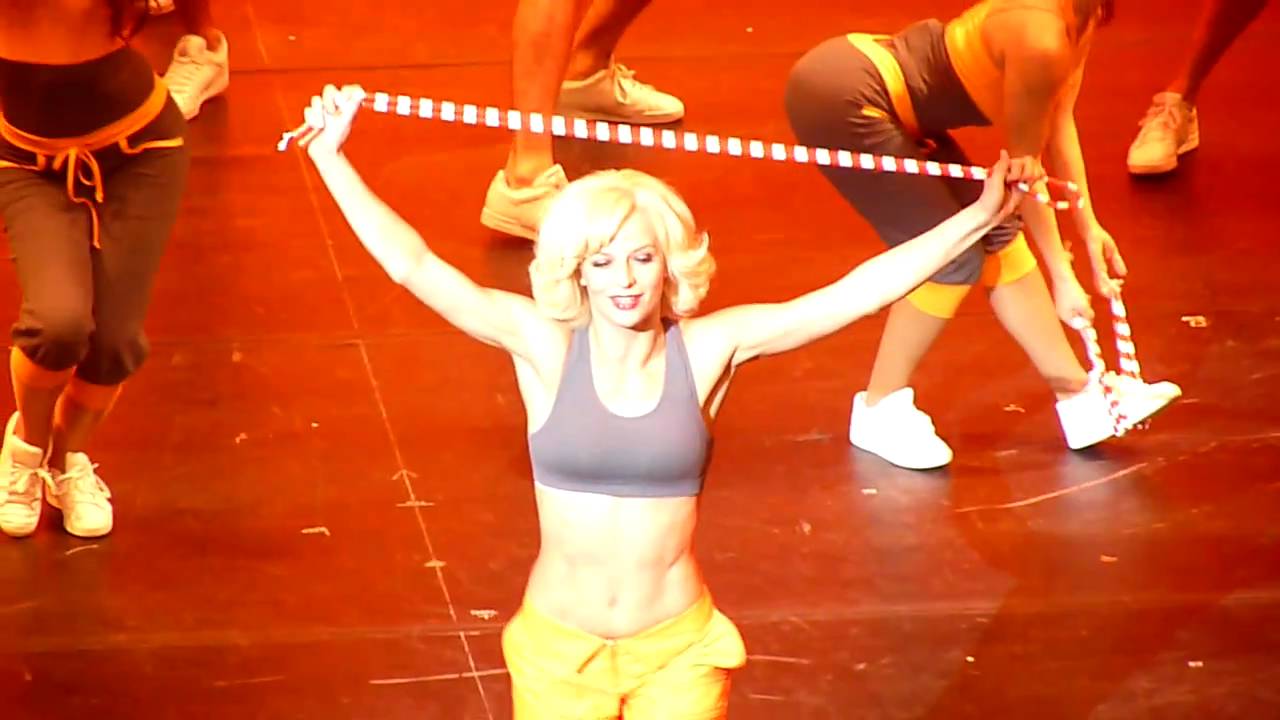 Cindy Bell - De zweep erover - Legally Blonde