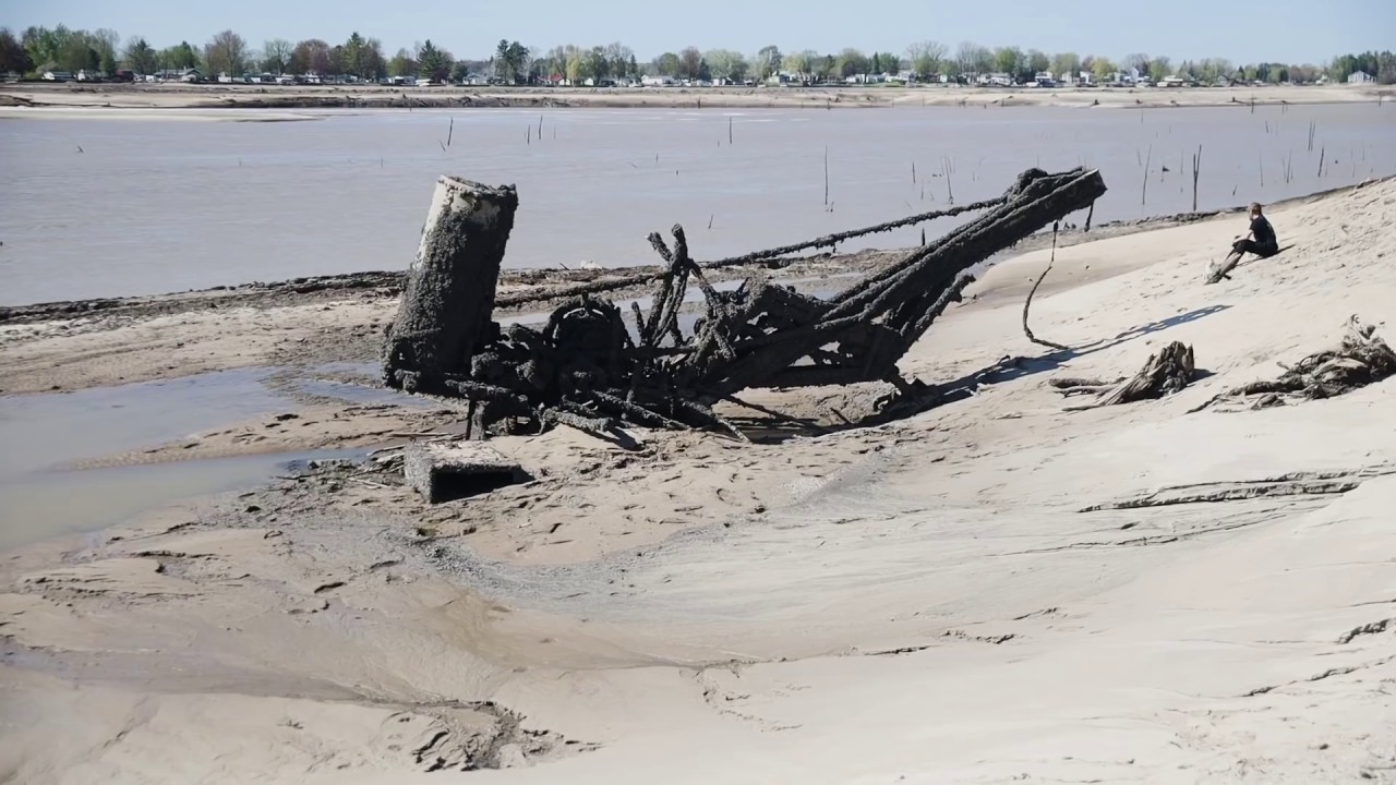 Footage of vanished Michigan lake after dam failure