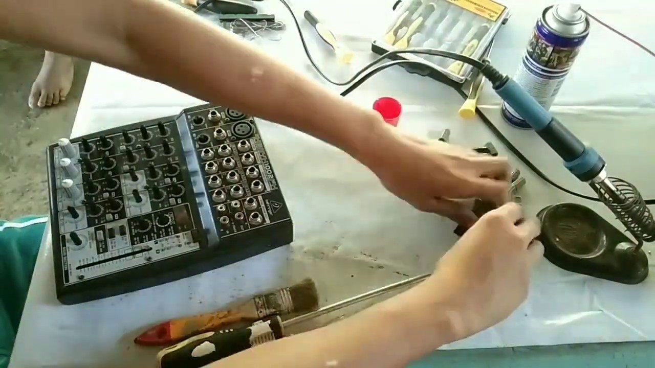 Mixer maintenance behringer xenyx 1002fx