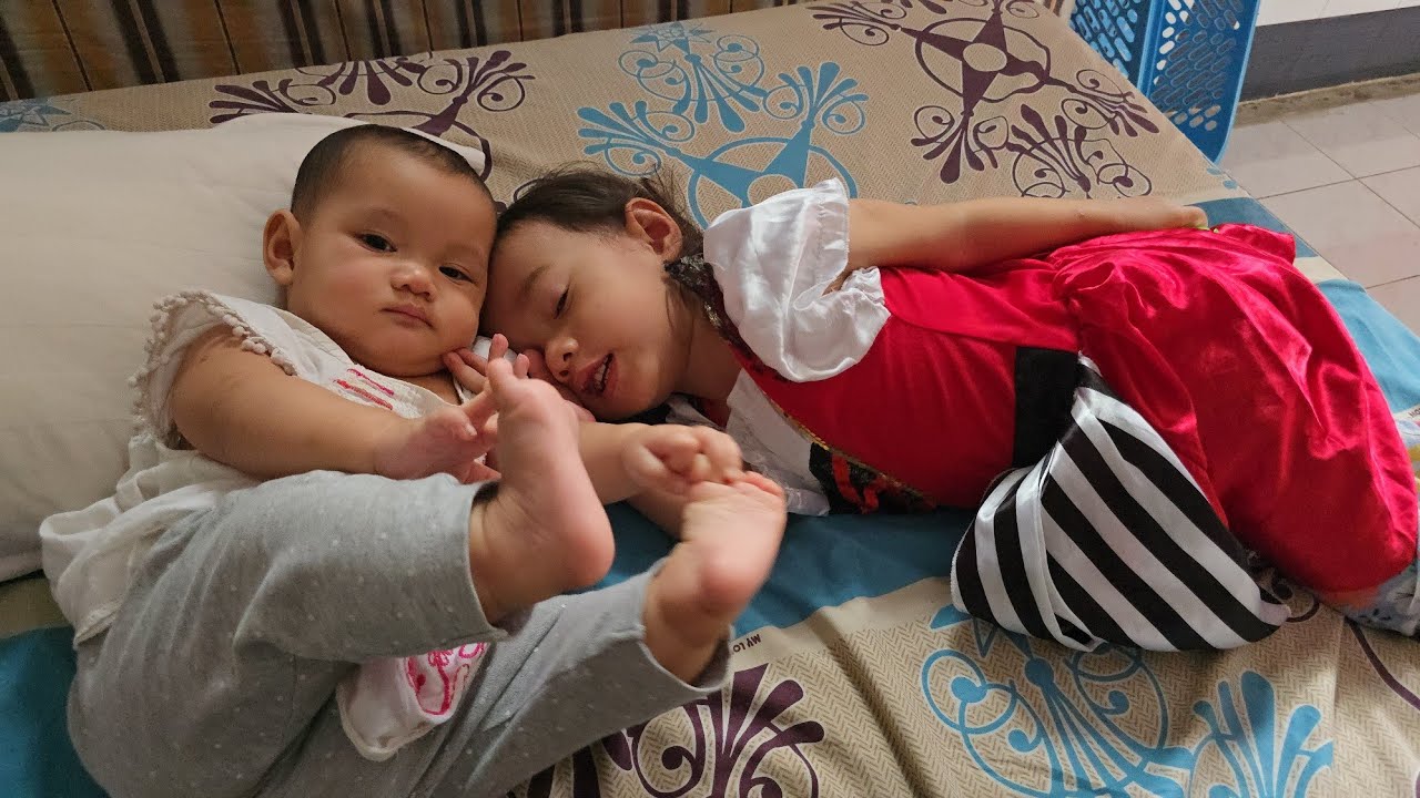Mbak Dzadza endel sayang baby Ara