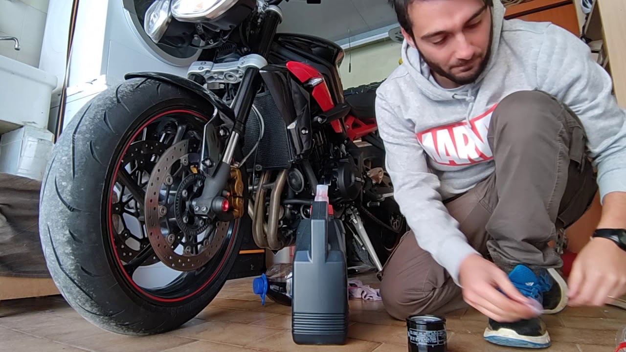 cambio olio Triumph