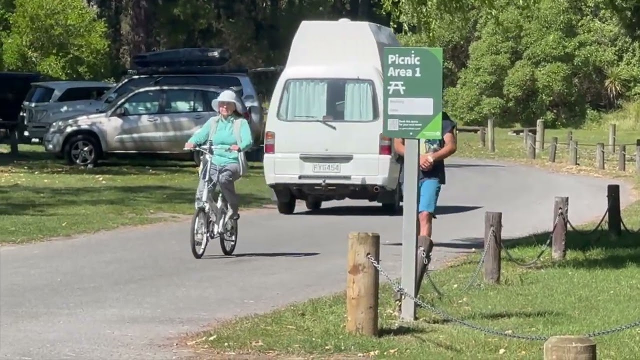 Ретро Велосипед Giant Halfway на улицах Christchurch.
