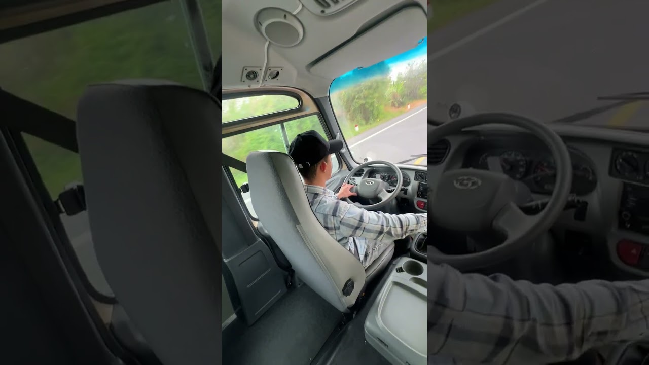 Các bạn thi xe hơi láy cũ  ..tay láy mới đừng chủ quang ngoài đường trường..!