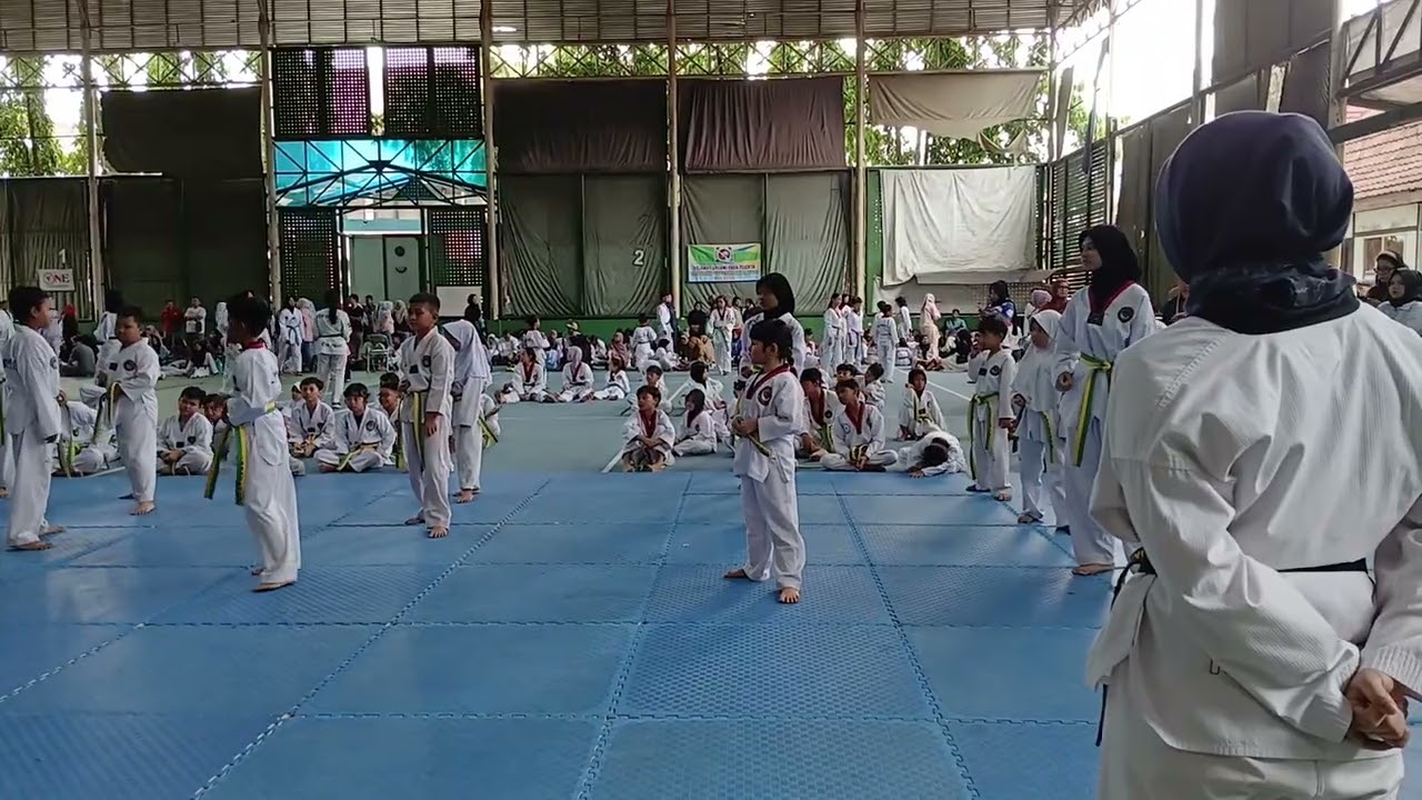 Ujian kenaikan tingkat taekwondo. Ayyas. SD Islam Tirtayasa. Tennis indoor Bupati Serang