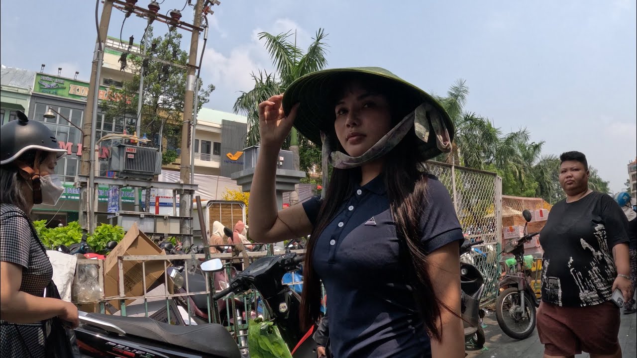 Lunar New Year (Tết 2026) Shopping in Vietnam Chinatown District 5 Chợ Lớn #vietnam #asia #shopping 