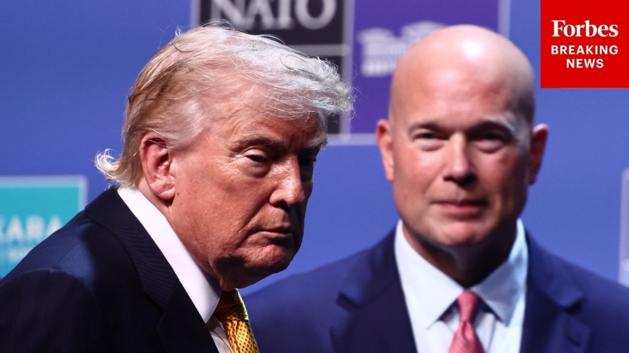 Посол США при НАТО Мэттью Уитакер беседует с CNN после возвращения Трампа с саммита НАТО