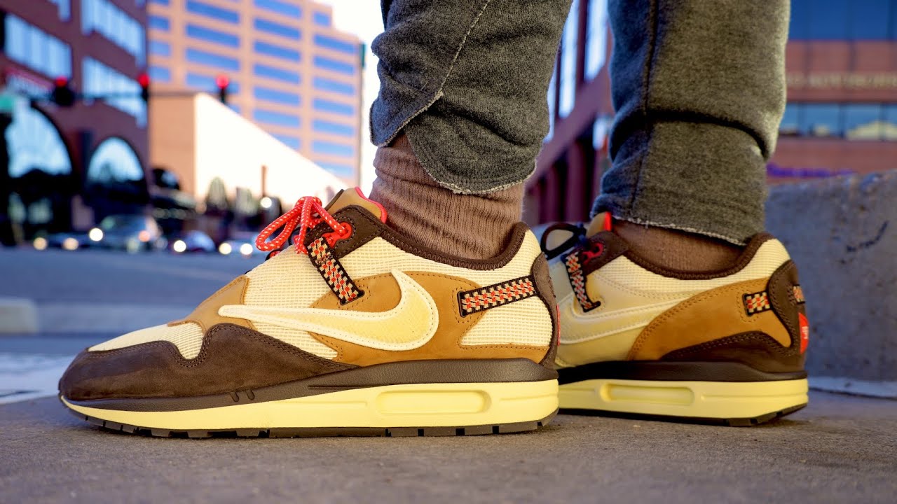 Nike x Travis Scott Air Max 1 Baroque Brown Comparison On foot