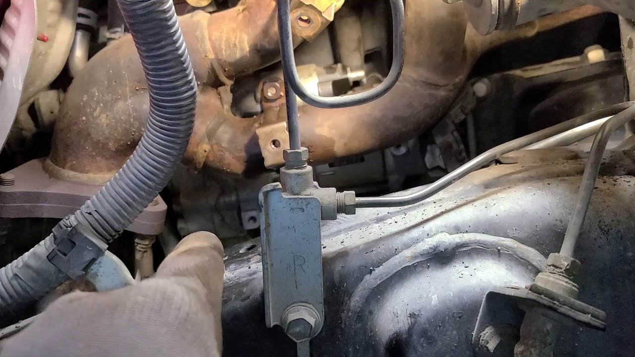Замена стартера на Toyota Tundra 5.7L 2008 года выпуска.