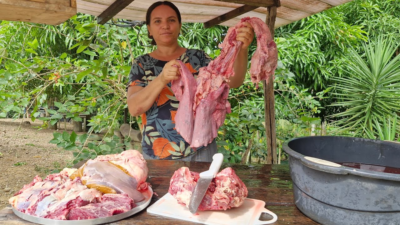 Compramos FUÇURA de vaca e  carne pro churrasco aqui no sítio. 