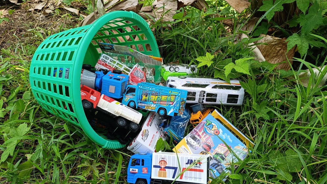 Menemukan  Mobilan Baru, Truk kontainer, Truk Molen, Dump Truk, Mobil Balap, Excavator, Tank Baja