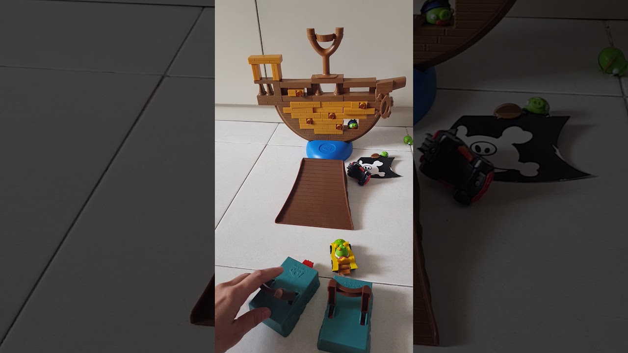 Hasbro Jenga Angry Birds Pirate Pig Attack Game