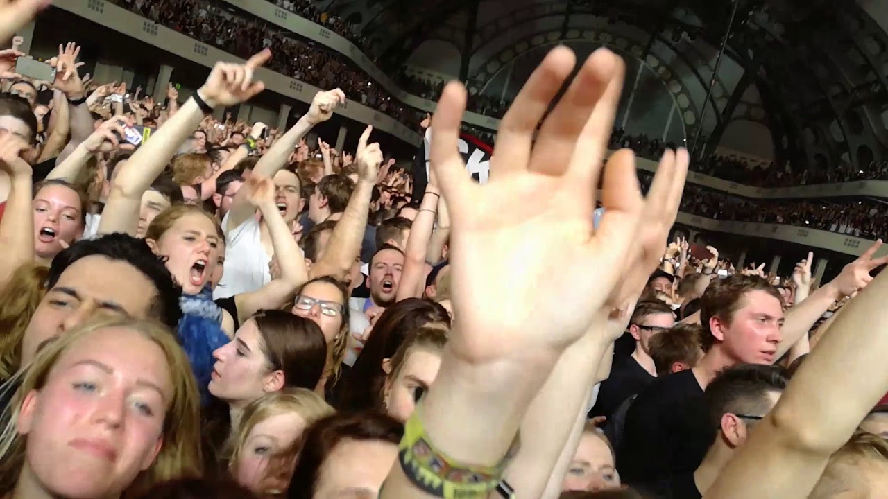 Kraftklub - Schrei nach Liebe / 500K (live @ Festhalle, Frankfurt 2017)
