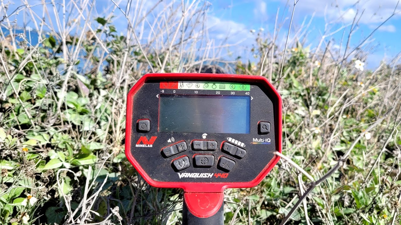 Minelab Vanquish Metal Detector | METAL DETECTING!