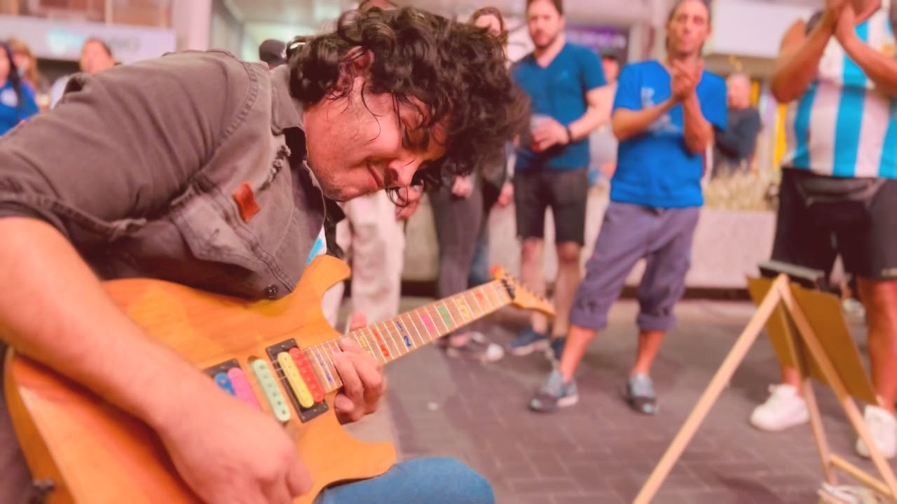 Arpeggios at the speed of light - Damian Salazar Galactic style