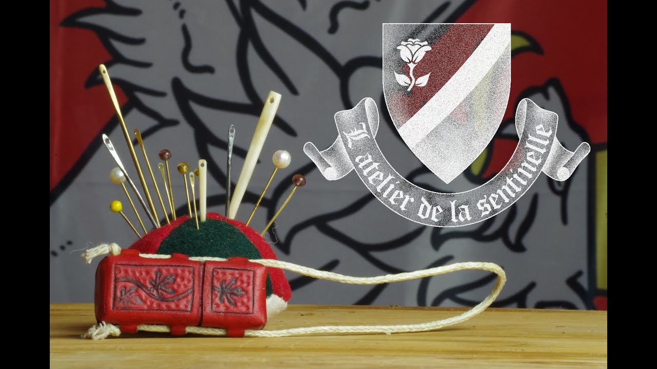 Making a Medieval leather case for  small and precious items!