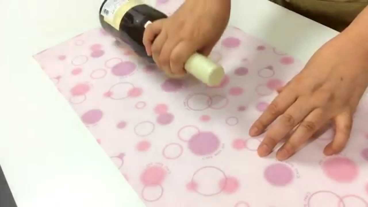 【ラッピング実演】ワインも日本酒もすてきにラッピング　ちょっとのおみやげや贈り物にとても喜ばれています。（九州 長崎県長崎市【地酒処 中尾酒店】　２０１４年０６月２７日）焼酎　プレゼント　包装　贈答品