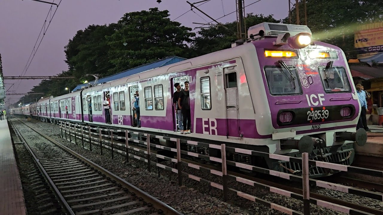 Pink ICF || Budge Budge Naihati, Naihati Majerhat & Ranaghat Sealdah Local || Arrived At Belgharia