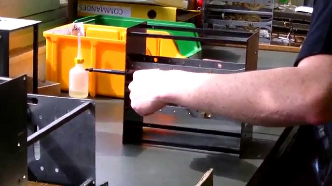 le montage roue d'heure sur horloge comtoise