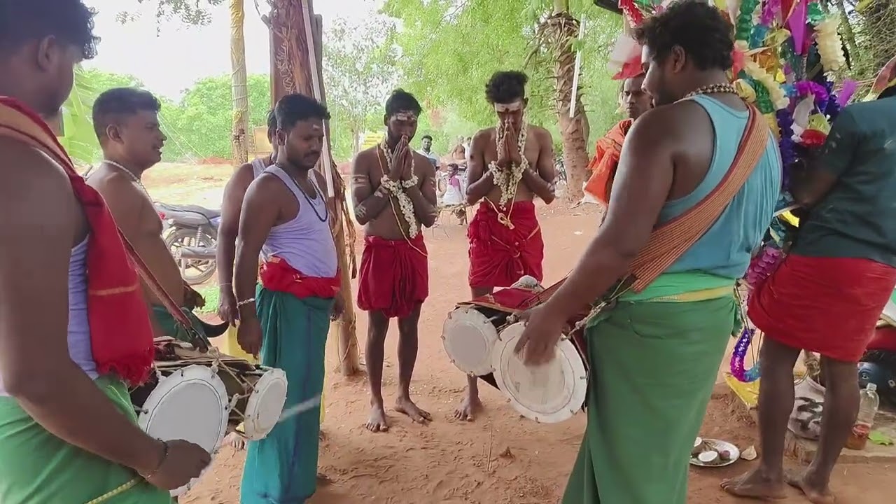 இளைஞர் மீது அங்காளம்மன் மற்றும் பாவாடைராயன் ஆவேச அழைப்பு