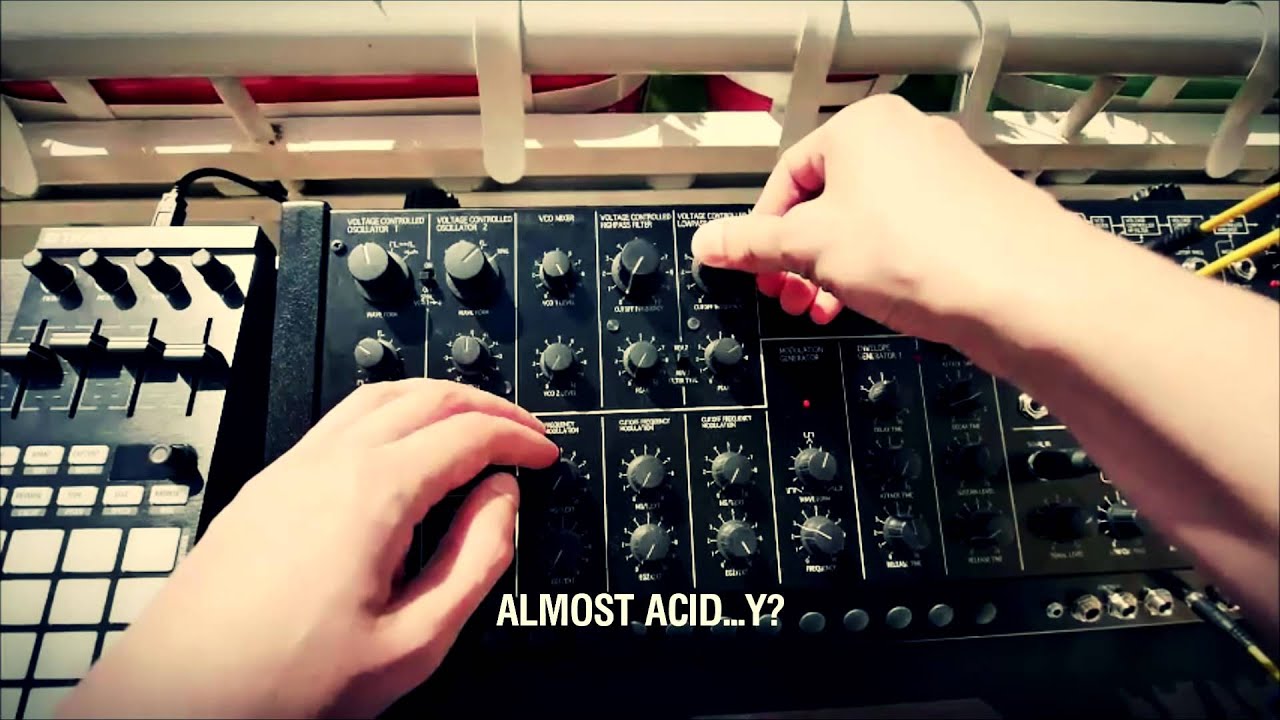 KORG MS-20M filter REV1 vs REV2 battle.