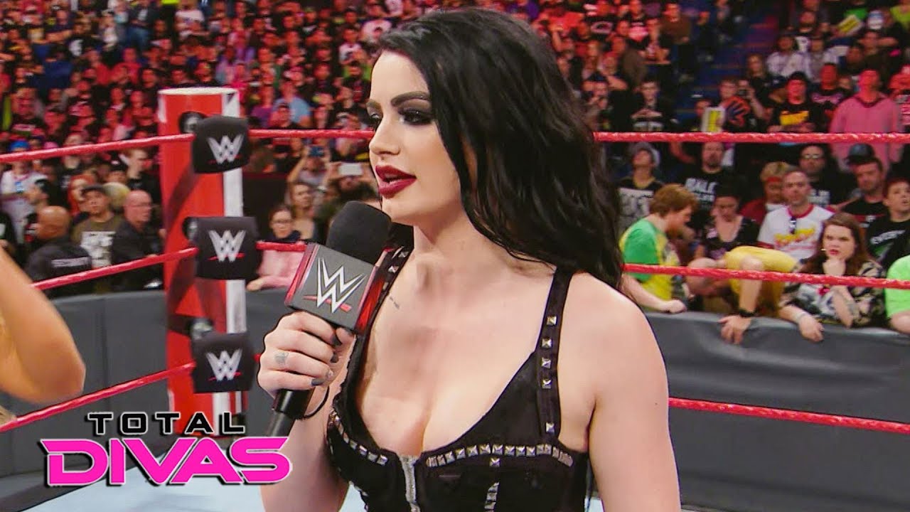 Paige becomes emotional as she prepares her retirement speech: Total Divas Preview, Sept. 26, 2018